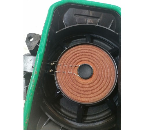 Динамик низкочастотный правый