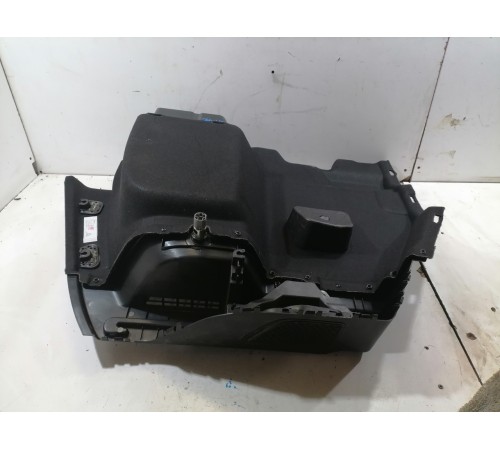 Обшивка багажника левая