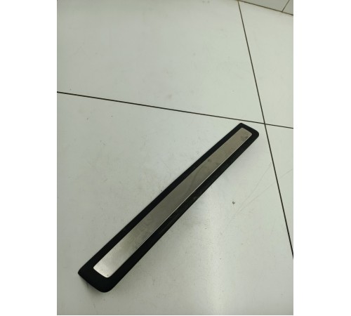 Накладка порога передняя левая