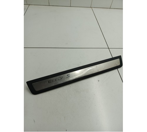 Накладка порога передняя левая