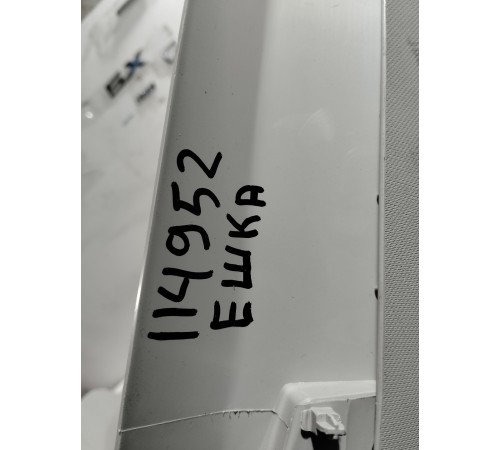 Обшивка крышки багажника (рамка)