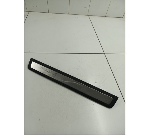 Накладка порога передняя левая