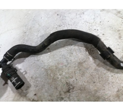 Патрубок системы охлаждения