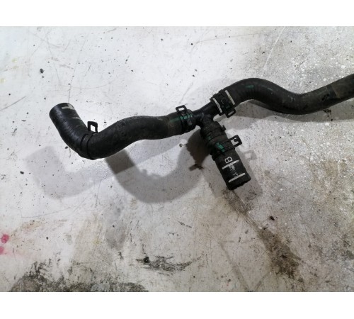 Патрубок системы охлаждения