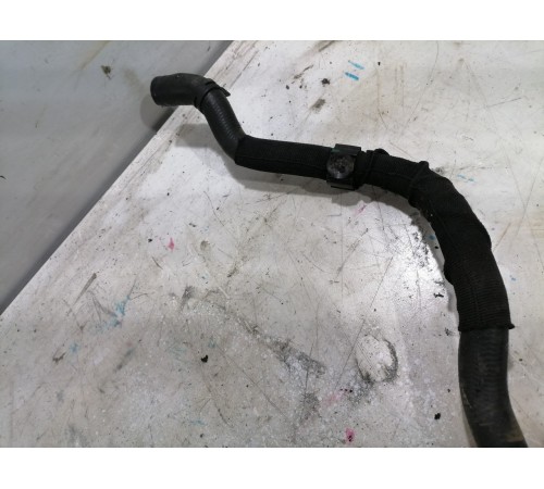 Патрубок системы охлаждения