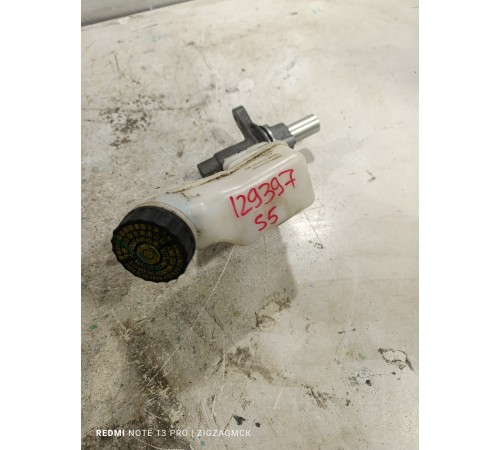 Главный тормозной цилиндр с бачком