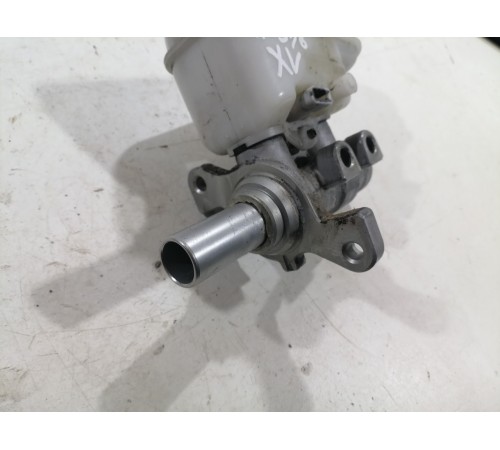 Главный тормозной цилиндр с бачком