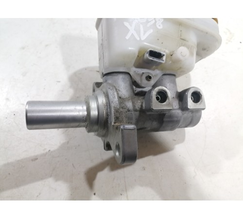 Главный тормозной цилиндр с бачком