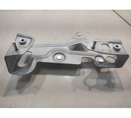 Крепление блока управления бесключевым доступом