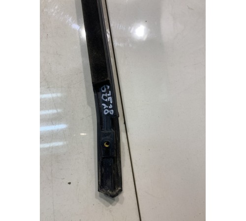 Уплотнитель стекла (задний, правый)