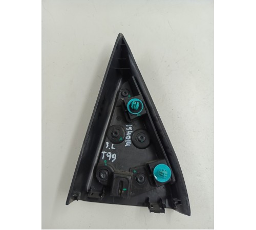 Уголок двери задний левый