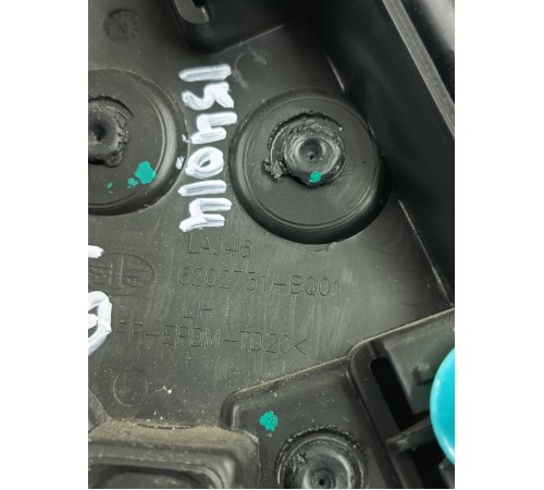 Уголок двери задний левый