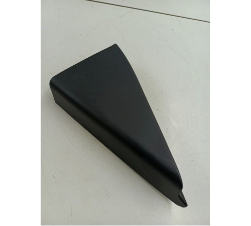 Уголок двери задний левый