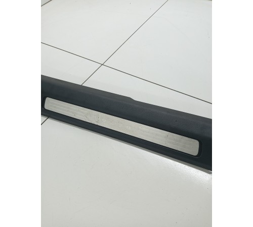 Накладка порога передняя левая