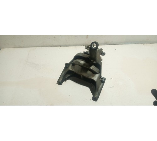 Опора двигателя правая