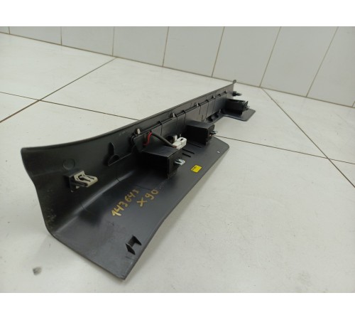 Накладка на порог передняя левая с подсветкой