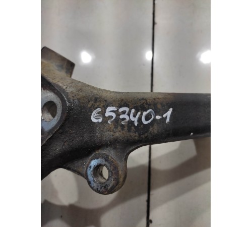 Кулак поворотный (передний левый)