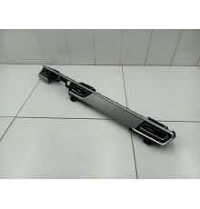 Воздушный дефлектор центральный с декоративной накладкой в сборе