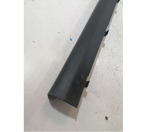 	Накладка порога передняя левая