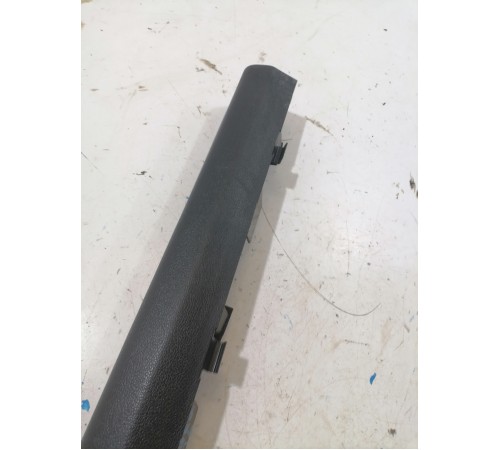 	Накладка порога передняя левая