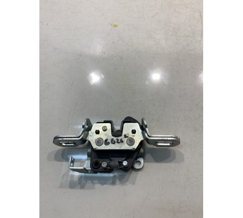 Замок задних сидений (средний)