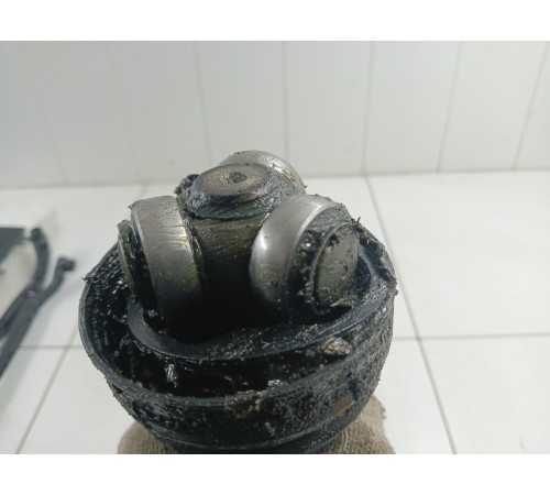 Привод (полуось) передний правый