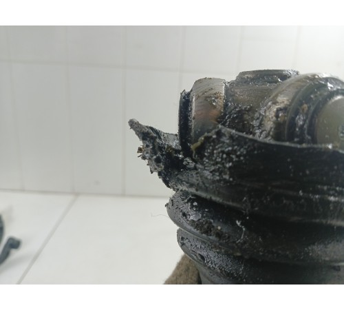 Привод (полуось) передний правый