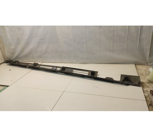 Кронштейн накладки порога (левый)