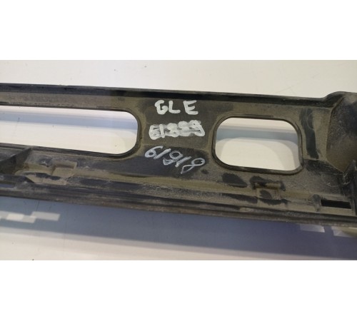 Кронштейн накладки порога (левый)