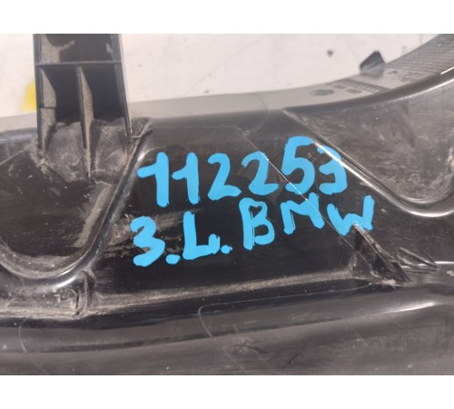 Накладка фонаря левая