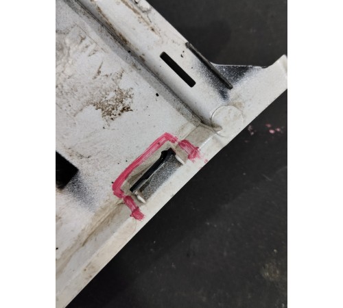 Накладка крыла передняя левая