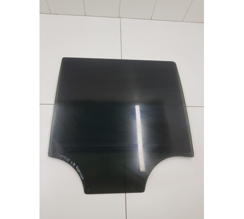 Стекло двери заднее правое