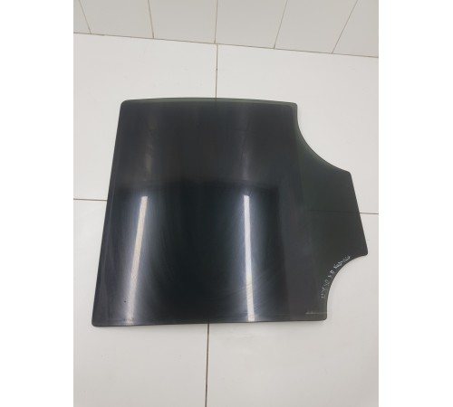 Стекло двери заднее правое