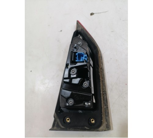 Фонарь задний правый внутренний