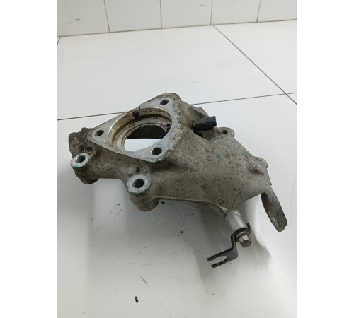 Кулак поворотный задний левый