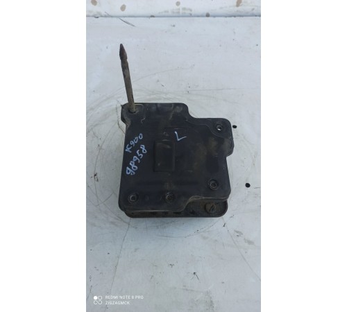 Кронштейн(крепление) усилителя переднего бампера левый