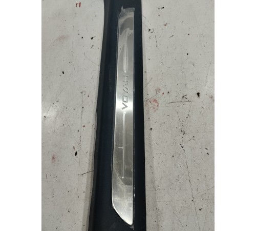 Накладка порога (передняя правая)