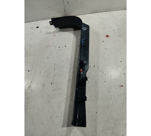 Накладка порога (передняя правая)