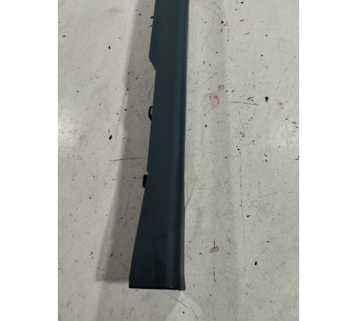 Накладка порога (передняя правая)