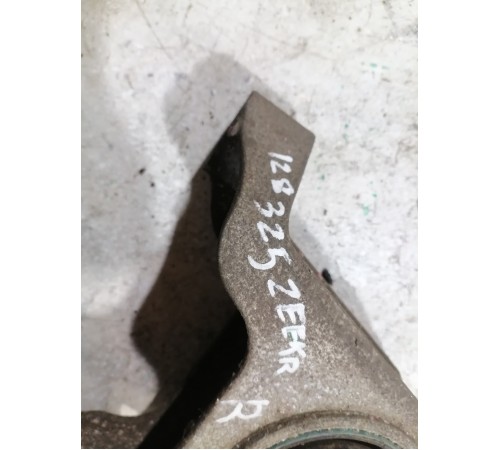 Подушка переднего двигателя