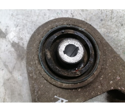 Подушка переднего двигателя