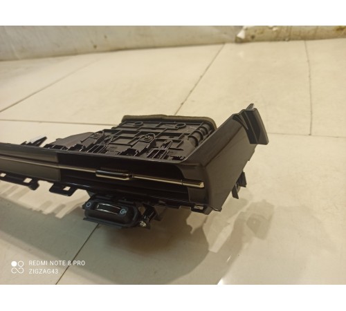 Воздушный дефлектор(правый) с декоративной накладкой торпедо