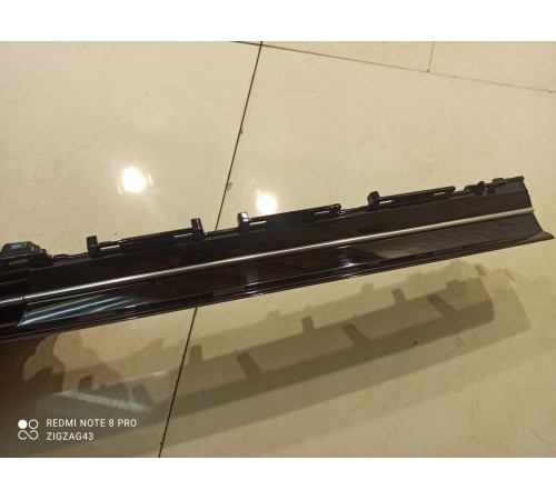 Воздушный дефлектор(правый) с декоративной накладкой торпедо