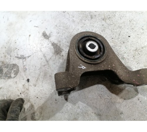 Подушка переднего двигателя