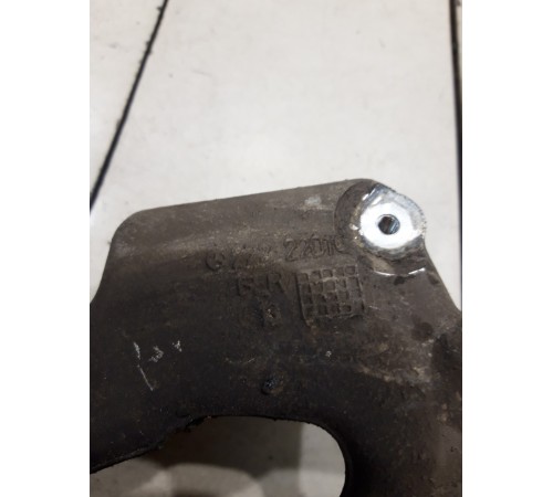 Кулак поворотный(передний правый)