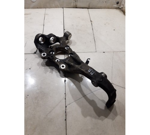 Кулак поворотный(передний правый)