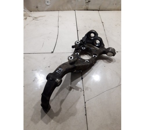 Кулак поворотный(передний правый)