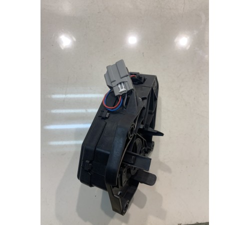 блок замка багажника