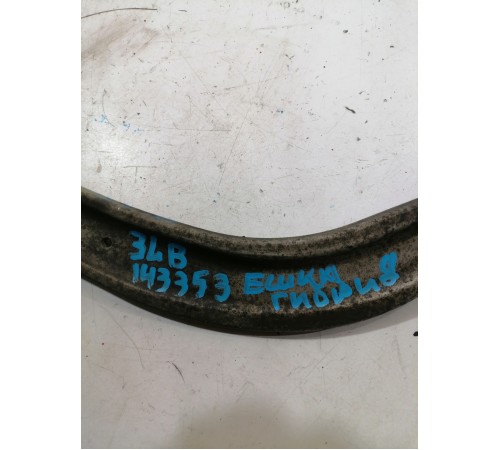 Рычаг задний левый верхний