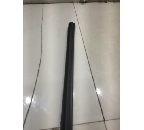 Уплотнитель стекла(передний левый наружний)